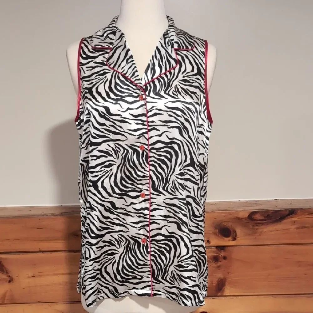 Black and White Button Down Notched Collar Blouse
